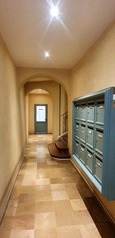 Appartement Chambre d'Hôtes sde, wc privé climatisé dans loft 80m2 Espace commun avec les habitants Salon et cuisine à Toulon Extérieur photo