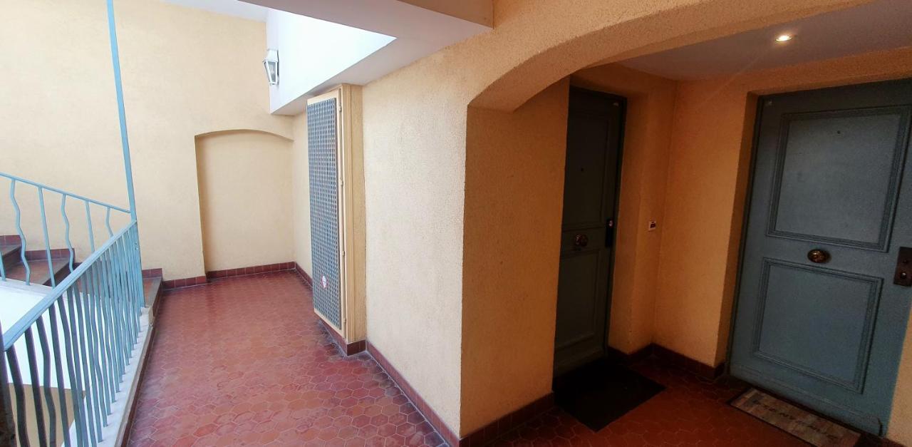 Appartement Chambre d'Hôtes sde, wc privé climatisé dans loft 80m2 Espace commun avec les habitants Salon et cuisine à Toulon Extérieur photo