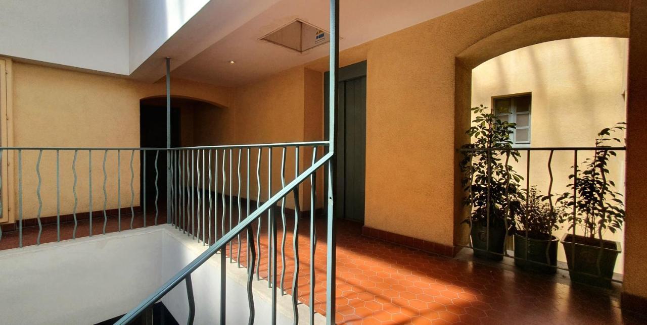 Appartement Chambre d'Hôtes sde, wc privé climatisé dans loft 80m2 Espace commun avec les habitants Salon et cuisine à Toulon Extérieur photo