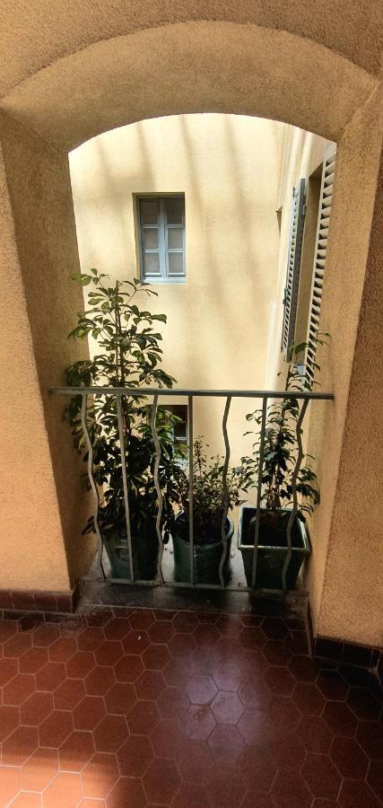 Appartement Chambre d'Hôtes sde, wc privé climatisé dans loft 80m2 Espace commun avec les habitants Salon et cuisine à Toulon Extérieur photo