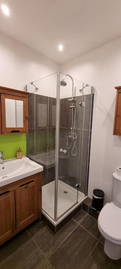 Appartement Chambre d'Hôtes sde, wc privé climatisé dans loft 80m2 Espace commun avec les habitants Salon et cuisine à Toulon Extérieur photo