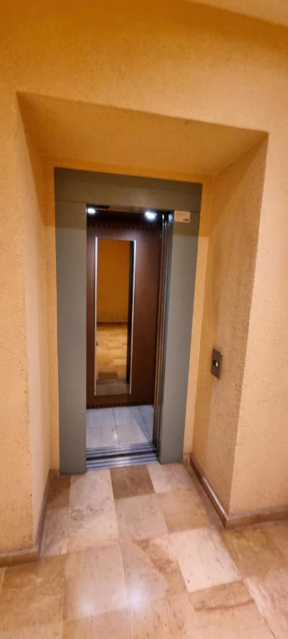 Appartement Chambre d'Hôtes sde, wc privé climatisé dans loft 80m2 Espace commun avec les habitants Salon et cuisine à Toulon Extérieur photo