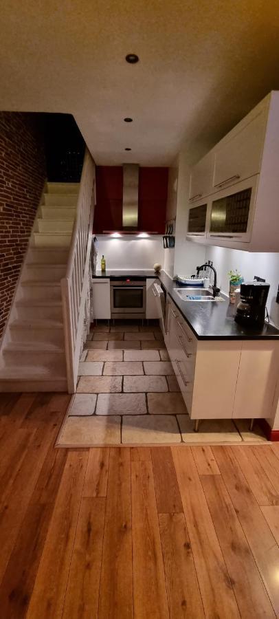 Appartement Chambre d'Hôtes sde, wc privé climatisé dans loft 80m2 Espace commun avec les habitants Salon et cuisine à Toulon Extérieur photo